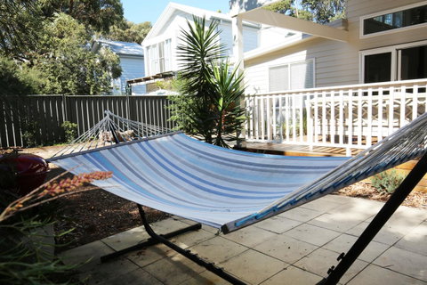 Calming Waters - Pet Friendly - Community Pool - Schoolies Week Accommodation 34