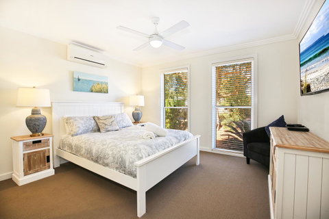Calming Waters - Pet Friendly - Community Pool - Schoolies Week Accommodation 5