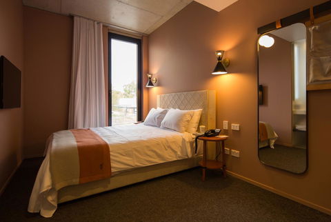 Alex Hotel - Schoolies Week Accommodation 6
