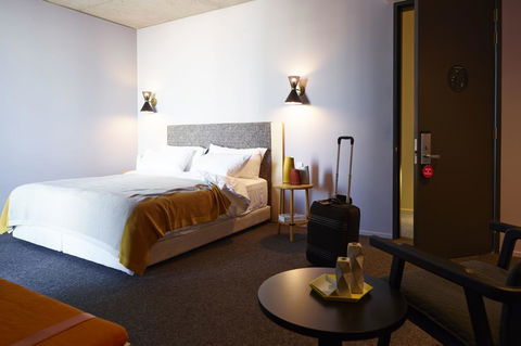 Alex Hotel - Schoolies Week Accommodation 26