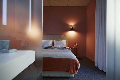 Alex Hotel - Schoolies Week Accommodation 16
