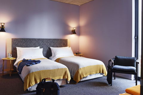 Alex Hotel - Schoolies Week Accommodation 10
