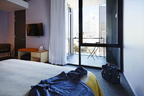 Alex Hotel - Schoolies Week Accommodation 3