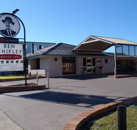 Ben Chifley Motor Inn - Schoolies Week Accommodation