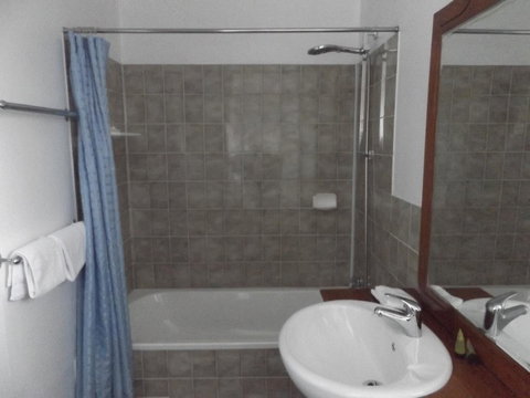 Ben Chifley Motor Inn - Schoolies Week Accommodation 12