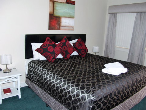 Ben Chifley Motor Inn - Schoolies Week Accommodation 25