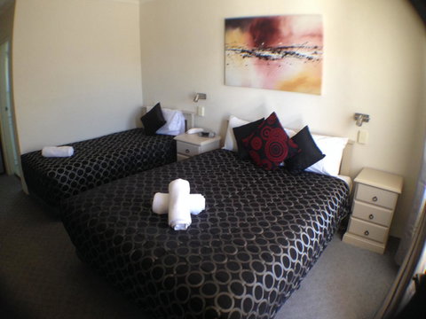 Ben Chifley Motor Inn - Schoolies Week Accommodation 28