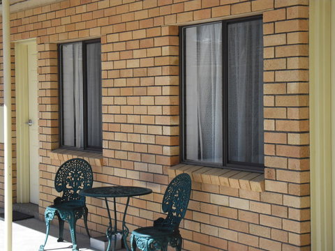 Ben Chifley Motor Inn - Schoolies Week Accommodation 43