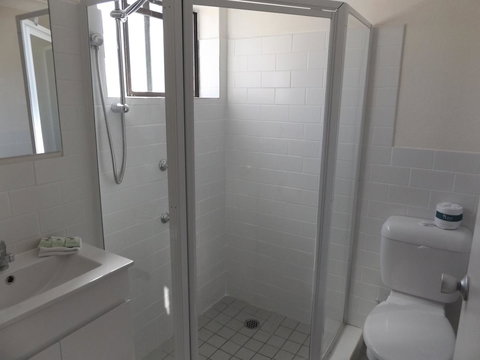 Ben Chifley Motor Inn - Schoolies Week Accommodation 23