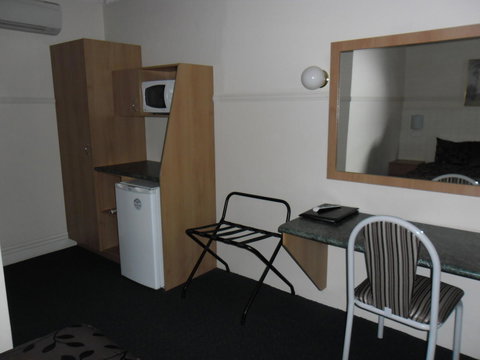 Ben Chifley Motor Inn - Schoolies Week Accommodation 33