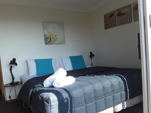 Narooma Golfers Lodge - Schoolies Week Accommodation 13