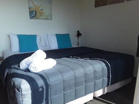 Narooma Golfers Lodge - Schoolies Week Accommodation 11