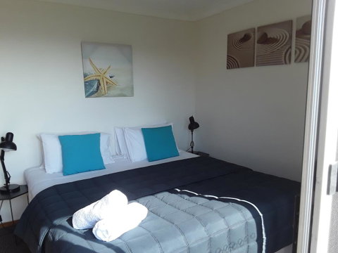 Narooma Golfers Lodge - Schoolies Week Accommodation 23