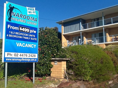 Narooma Golfers Lodge - Schoolies Week Accommodation 40