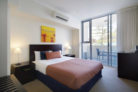 Macquarie Waters Boutique Apartment Hotel - Schoolies Week Accommodation 25
