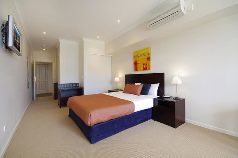 Macquarie Waters Boutique Apartment Hotel - Schoolies Week Accommodation 26