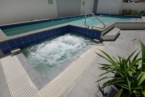 Macquarie Waters Boutique Apartment Hotel - Schoolies Week Accommodation 10