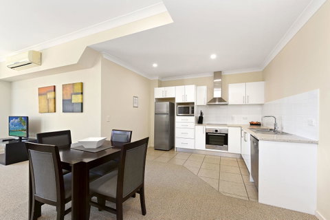 Macquarie Waters Boutique Apartment Hotel - Schoolies Week Accommodation 6