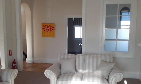 182 Anson Street - Schoolies Week Accommodation 0