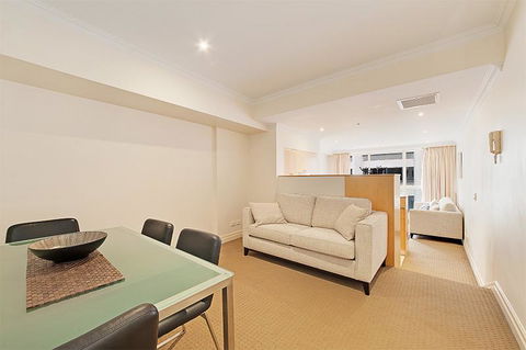 Wyndel Apartments Sydney CBD - Bond - Schoolies Week Accommodation 9