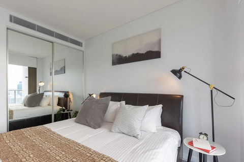 High Rise Apt In Heart Of Sydney Wt Harbour View - Schoolies Week Accommodation 17