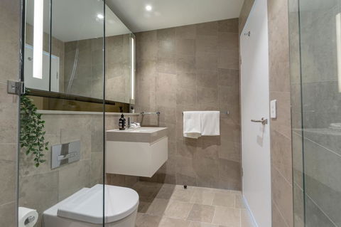 High Rise Apt In Heart Of Sydney Wt Harbour View - Schoolies Week Accommodation 15