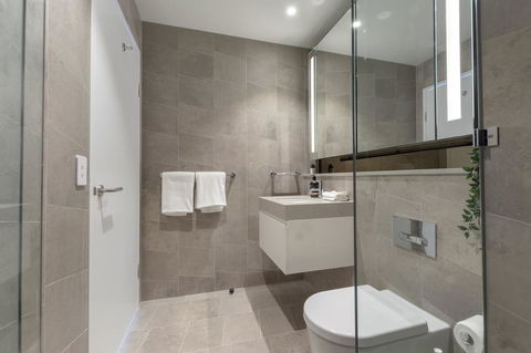 High Rise Apt In Heart Of Sydney Wt Harbour View - Schoolies Week Accommodation 16