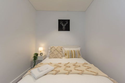 High Rise Apt In Heart Of Sydney Wt Harbour View - Schoolies Week Accommodation 14