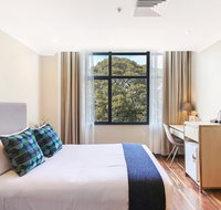 Ryals Hotel - Broadway - Schoolies Week Accommodation