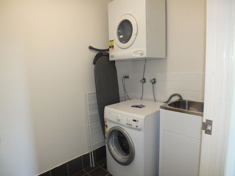 Pacific Marina Apartments - Schoolies Week Accommodation 25