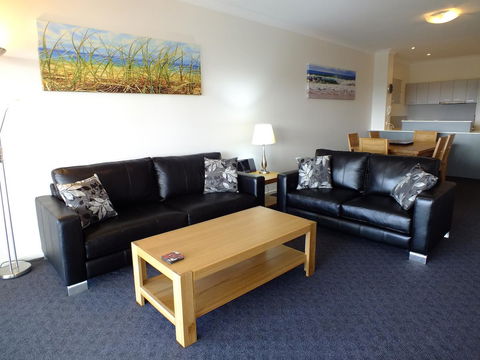 Pacific Marina Apartments - Schoolies Week Accommodation 16