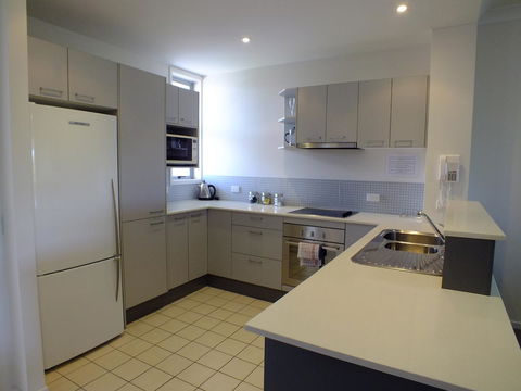 Pacific Marina Apartments - Schoolies Week Accommodation 9