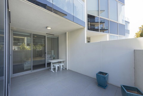Lakefront 116 Kingston ACT - Schoolies Week Accommodation 3