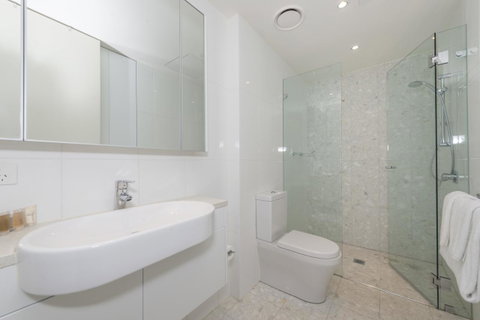 Lakefront 116 Kingston ACT - Schoolies Week Accommodation 5