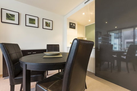 Lakefront 116 Kingston ACT - Schoolies Week Accommodation 13