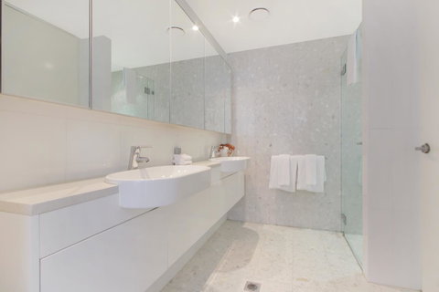 Lakefront 116 Kingston ACT - Schoolies Week Accommodation 18