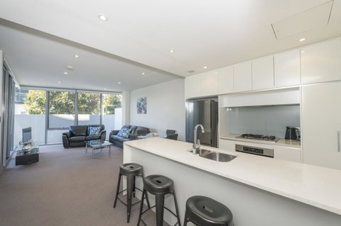 Lakefront 116 Kingston ACT - Schoolies Week Accommodation 7