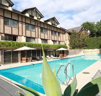Grand Mercure The Hills Lodge - Schoolies Week Accommodation