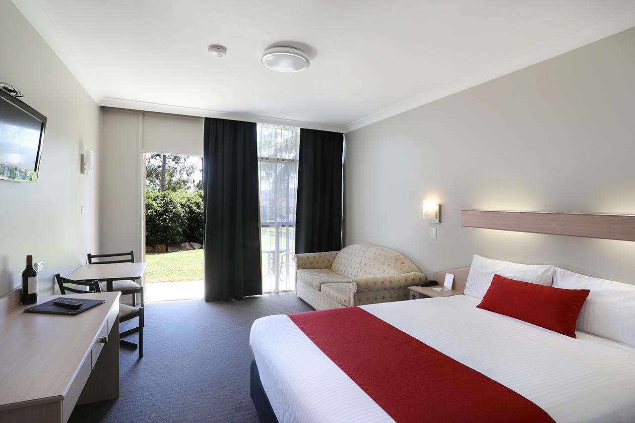 South Tamworth NSW Schoolies Week Accommodation
