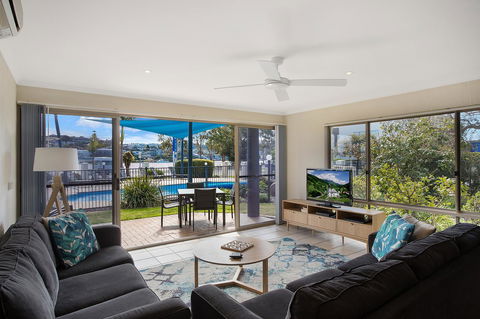 Sails Luxury Apartments Merimbula - Schoolies Week Accommodation 4