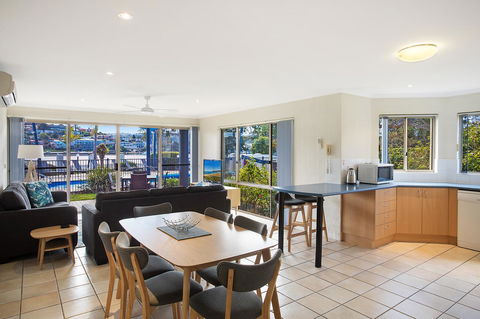 Sails Luxury Apartments Merimbula - Schoolies Week Accommodation 13