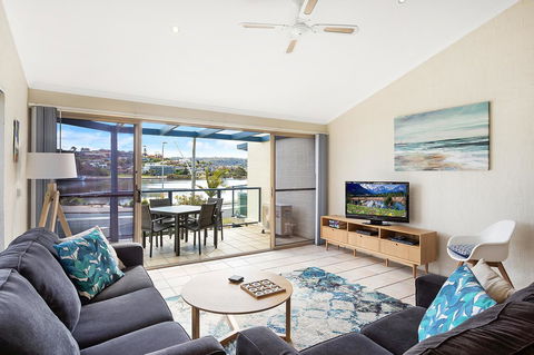 Sails Luxury Apartments Merimbula - Schoolies Week Accommodation 25