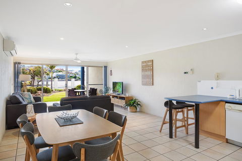 Sails Luxury Apartments Merimbula - Schoolies Week Accommodation 23