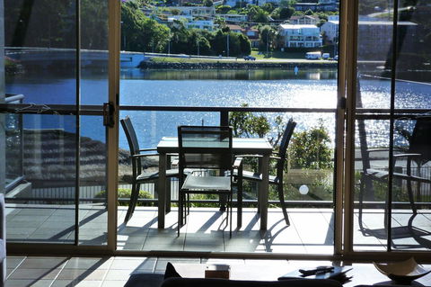 Sails Luxury Apartments Merimbula - Schoolies Week Accommodation 0