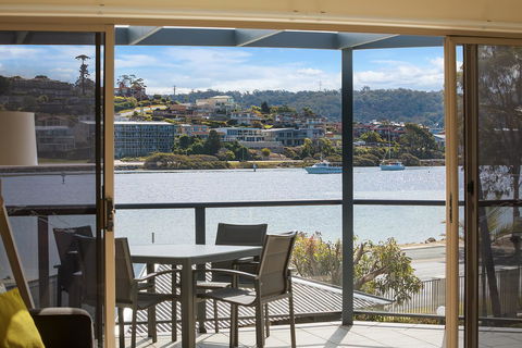 Sails Luxury Apartments Merimbula - Schoolies Week Accommodation 2