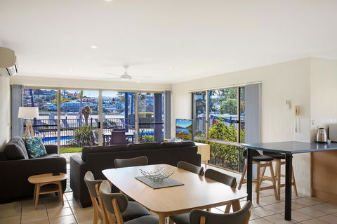 Sails Luxury Apartments Merimbula - Schoolies Week Accommodation 11