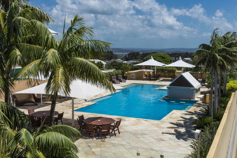 Oaks The Entrance Waterfront Suites - Schoolies Week Accommodation 18