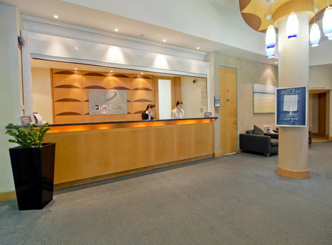Oaks The Entrance Waterfront Suites - Schoolies Week Accommodation 14