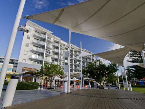 Oaks The Entrance Waterfront Suites - Schoolies Week Accommodation 7