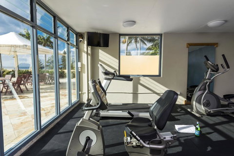 Oaks The Entrance Waterfront Suites - Schoolies Week Accommodation 6